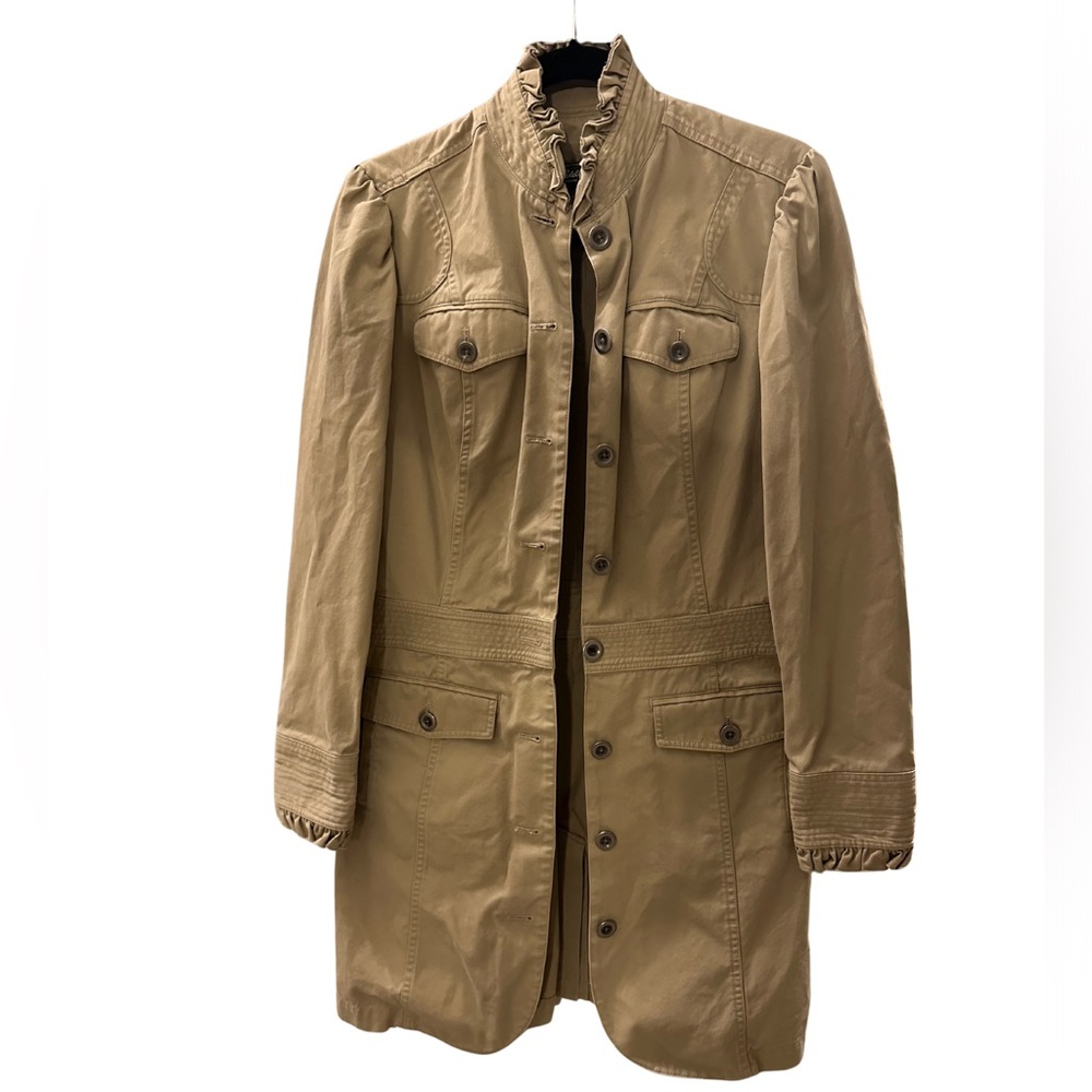 Eddie Bauer Cotton Ruffled Khaki Lightweight size M. Great preowned condition!
